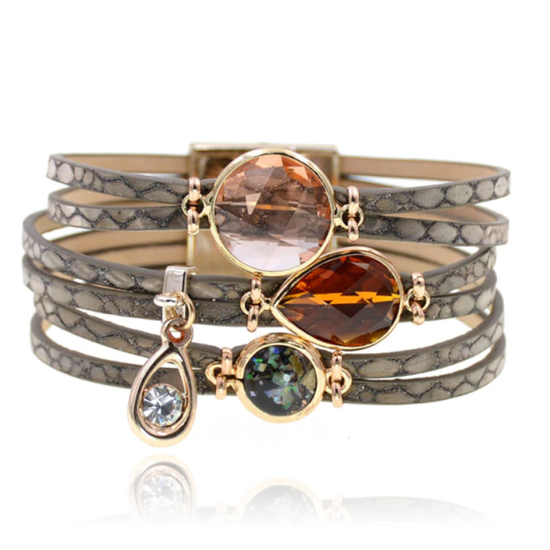 Bruine goudkleurige leren multilayer Boho dames armband met bedels en glassteen